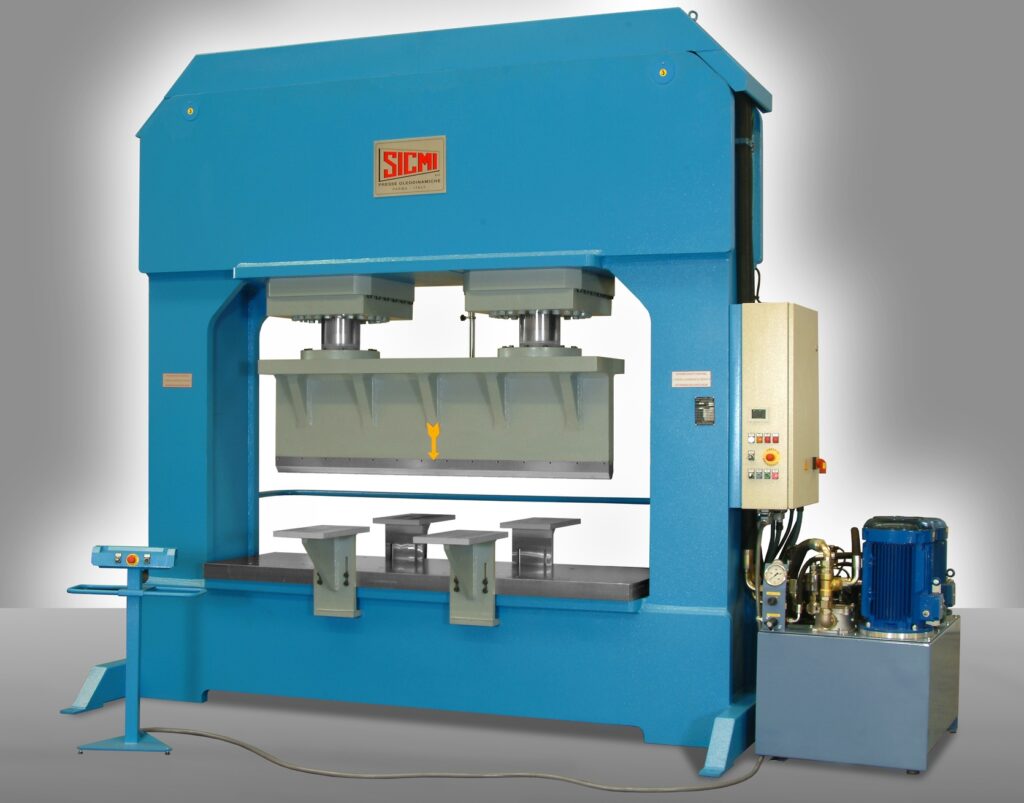 Hydraulic press for bending metal - PDL 600