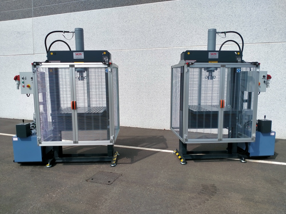 Presse idrauliche da officina con protezioni metalliche