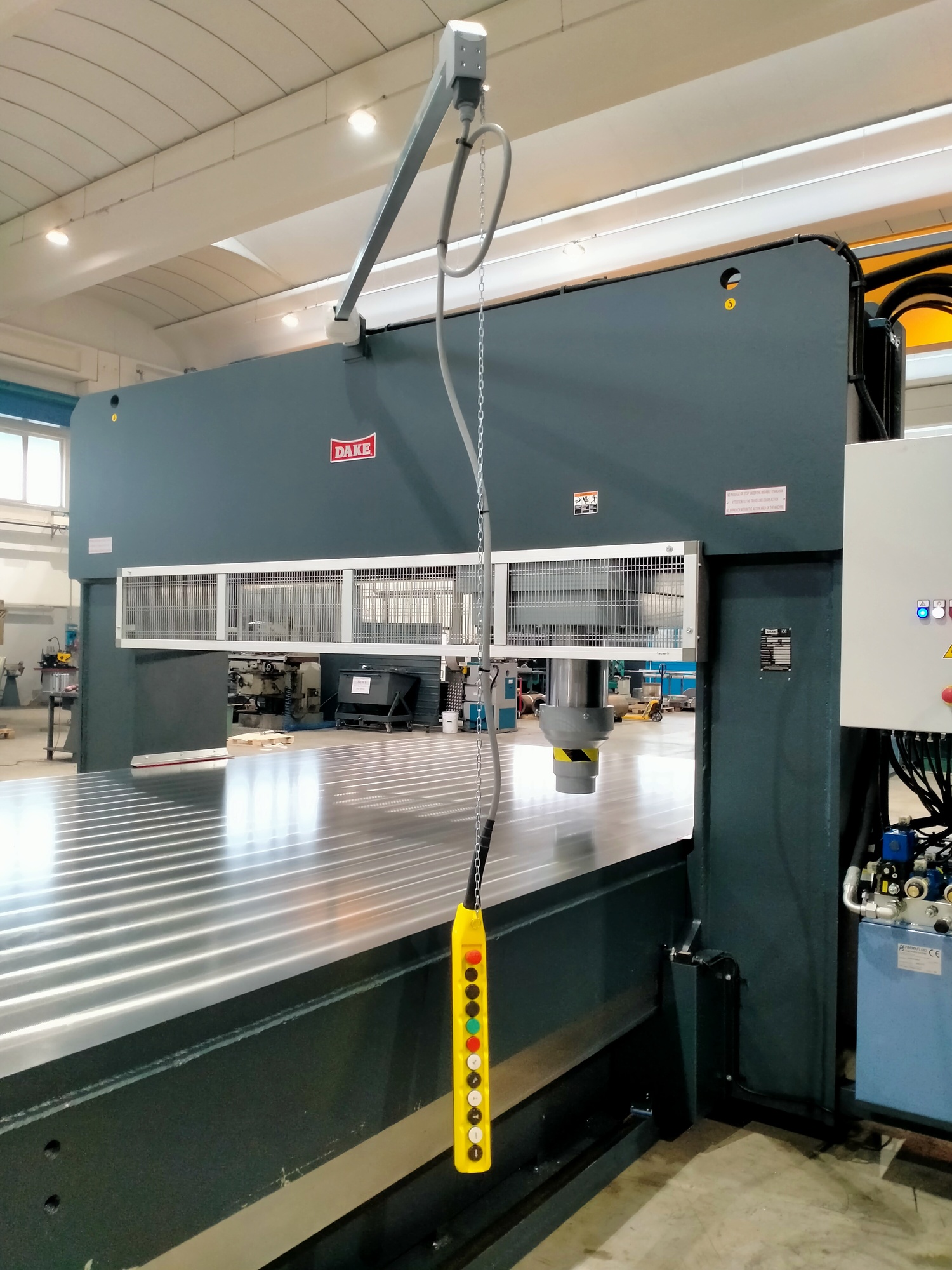 Gantry straightening press - 400ton