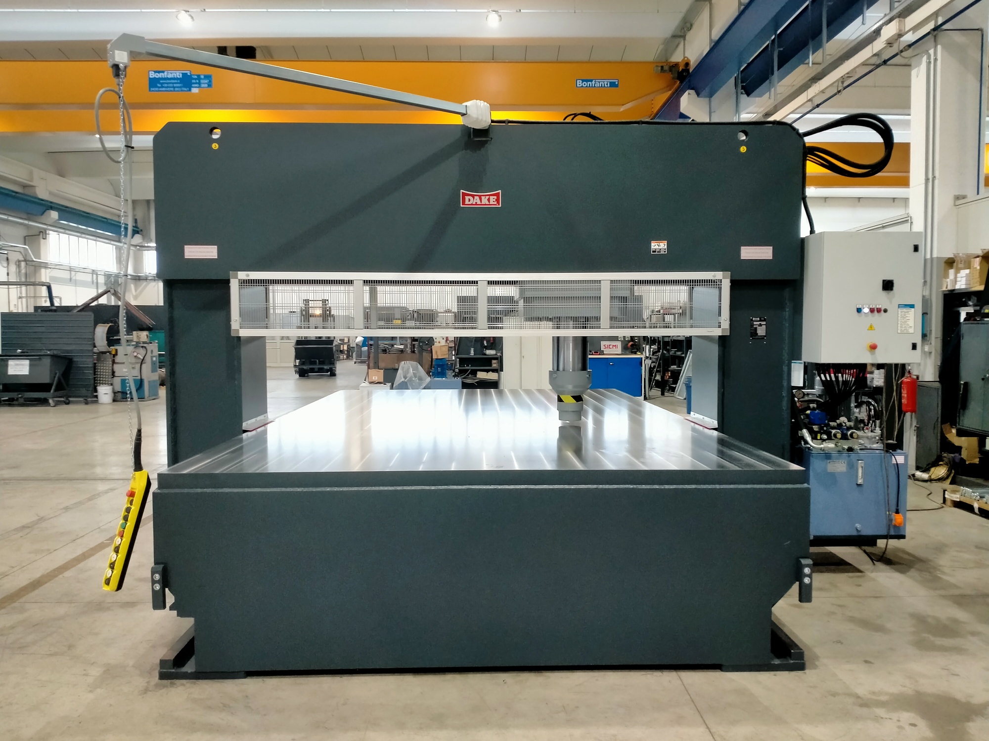 Gantry straightening press - 400ton